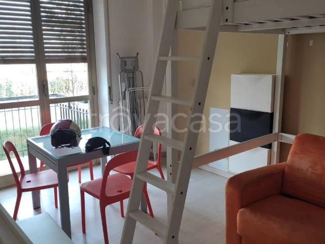 Appartamento in in affitto da privato a Milano viale Puglie, 19, da privato, buono stato, riscaldamento centralizzato TrovaCasa