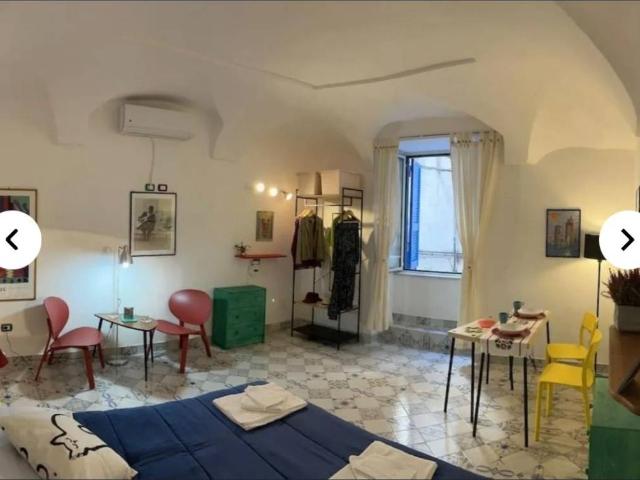 Appartamento in in affitto da privato a Napoli vico 2 Foglia a Santa Chiara, 6, da privato, ristrutturato, lavatrice TrovaCasa