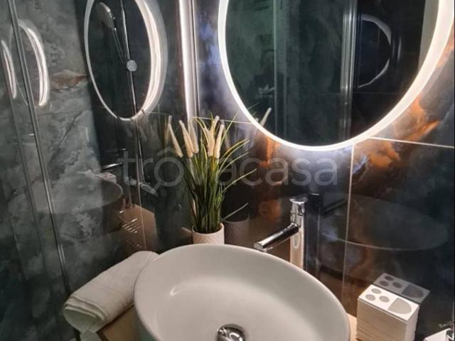 Appartamento in in affitto da privato a Napoli via Nardones, 30, da privato, ingresso indipendente, luminoso TrovaCasa