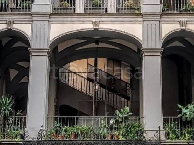 Appartamento in in affitto da privato a Napoli via Santa Maria di Costantinopoli, 30, arredato, da privato, centrale TrovaCasa