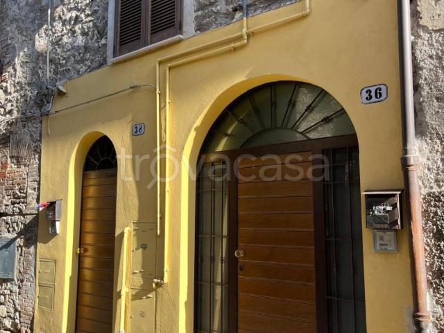 Appartamento in in affitto da privato a Narni via Cocceio Nerva, 36, da privato, centrale, lavatrice TrovaCasa