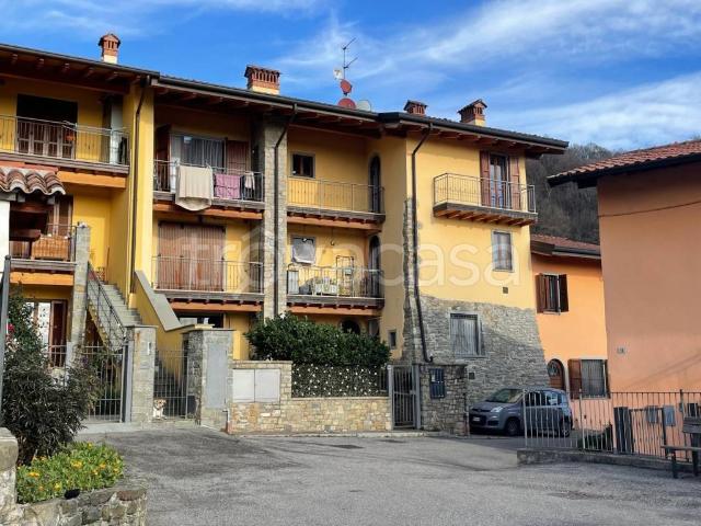 Appartamento in in affitto da privato a Sotto il Monte Giovanni XXIII via Pratolongo, 14, posto auto, da privato, collinare TrovaCasa