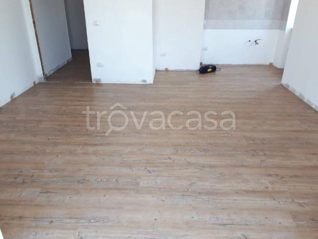 Appartamento in in affitto da privato a Sommariva del Bosco via Pier Luigi Audisio, 10, non arredato/vuoto, posto auto, box TrovaCasa