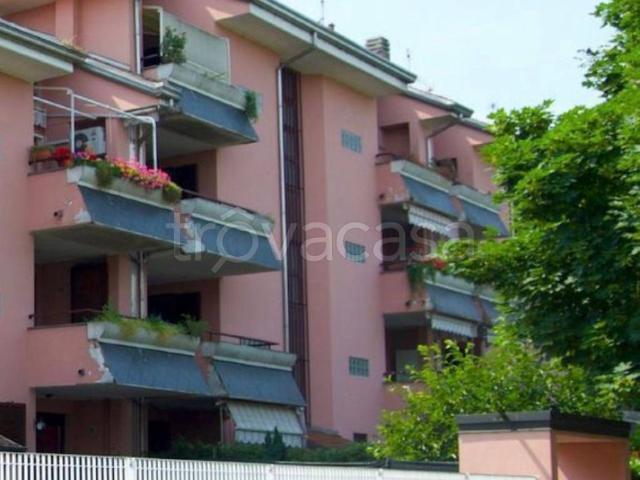 Appartamento in in affitto da privato a Sannazzaro de' Burgondi via Giuseppe Mazzini, 10, arredato, box, da privato TrovaCasa