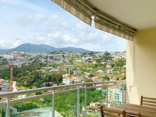 Appartamento in in affitto da privato a Sanremo strada Privata Serenella, 36, arredato, box, da privato TrovaCasa
