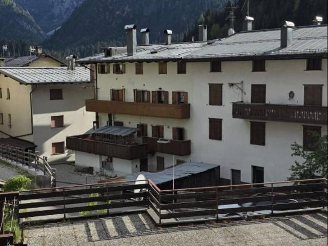 Appartamento in in affitto da privato a Santo Stefano di Cadore via Dante Alighieri, box, da privato, centrale TrovaCasa