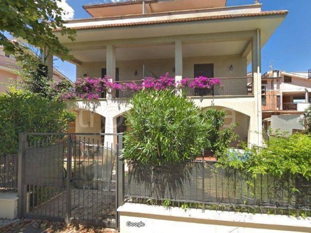 Appartamento in in affitto da privato a Santa Marinella via Vittorio Veneto, 20 a, giardino, da privato, veranda TrovaCasa