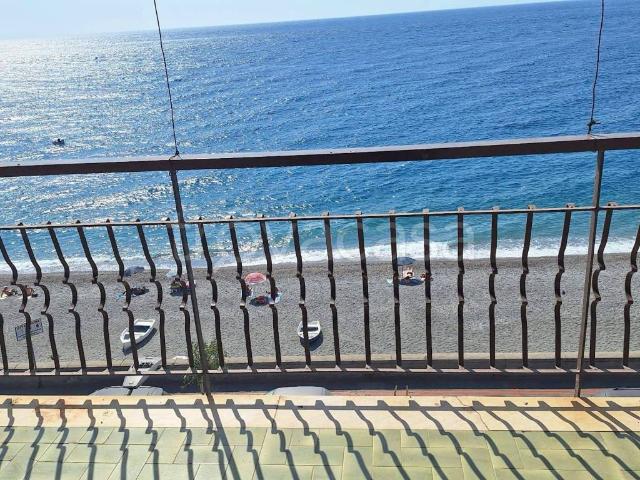 Appartamento in in affitto da privato a Santa Teresa di Riva via Landro, 2, da privato, fronte mare, vista mare TrovaCasa