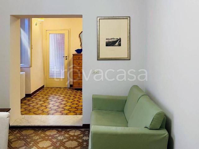 Appartamento in in affitto da privato a Sarzana via Domenico Fiasella, 15, da privato, centrale, ripostiglio TrovaCasa