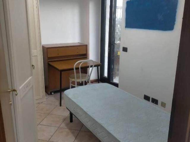 Appartamento in in affitto da privato a Sesto Calende via Oneda, 42, da privato, balcone TrovaCasa