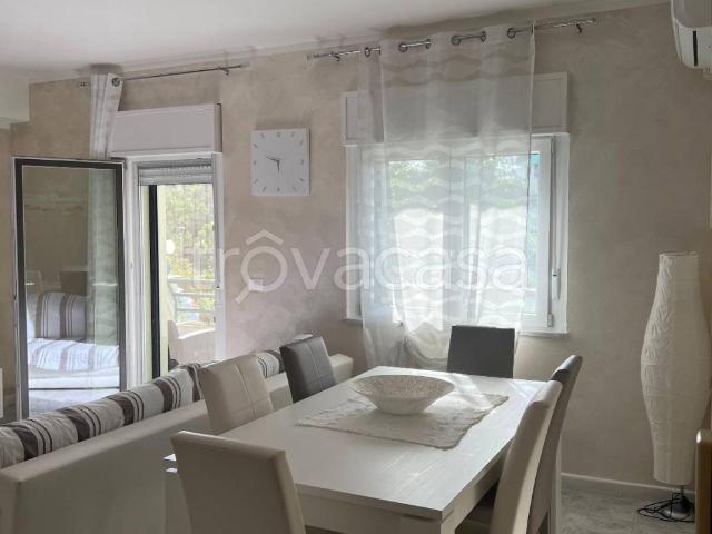 Appartamento in in affitto da privato a Squillace via Laerte, 6, terrazzo, da privato, centrale TrovaCasa