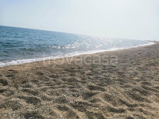 Appartamento in in affitto da privato a Strongoli viale Macaone, 15, da privato, vista mare, senza ascensore TrovaCasa