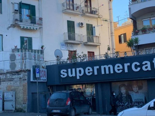 Appartamento in in affitto da privato a Pozzuoli via Carlo Maria Rosini, 51, da privato, riscaldamento autonomo, ristrutturato TrovaCasa