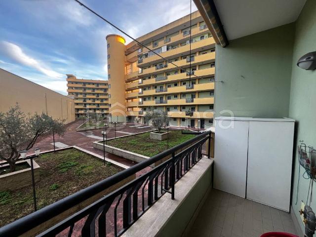 Appartamento in in affitto da privato a Pomezia via Carlo Poma, 5, da privato, ascensore, balcone TrovaCasa