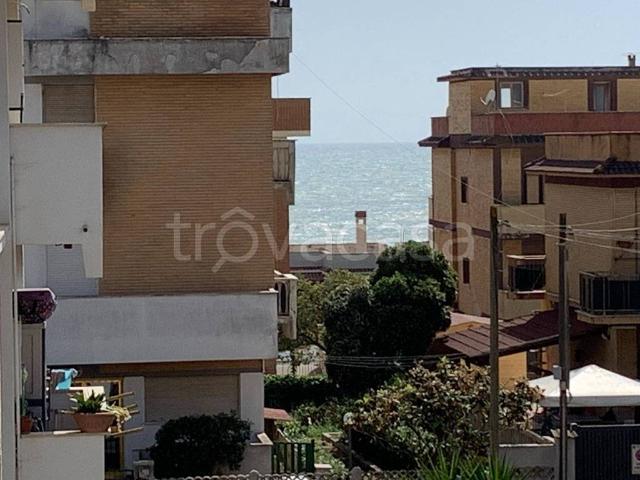 Appartamento in in affitto da privato a Pomezia via Pola, 189, arredato, posto auto, da privato TrovaCasa