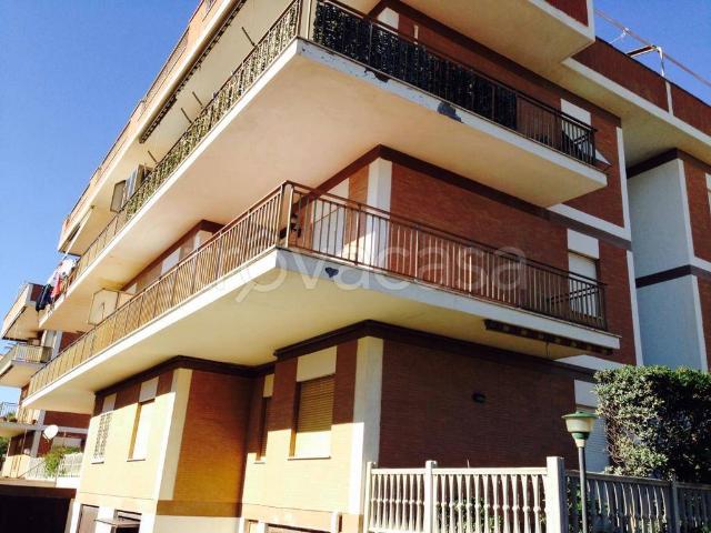 Appartamento in in affitto da privato a Pomezia via Rumenia, 265, box, da privato, vista mare TrovaCasa