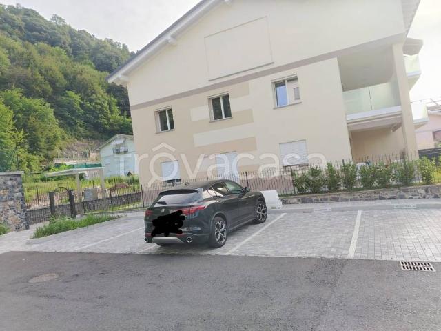 Appartamento in in affitto da privato a Porlezza via Francesco Frabscha, 32D, posto auto, box, terrazzo TrovaCasa