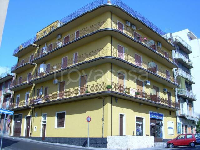 Appartamento in in affitto da privato a Paternò via Santa Lucia, 2, terrazzo, da privato, riscaldamento autonomo TrovaCasa