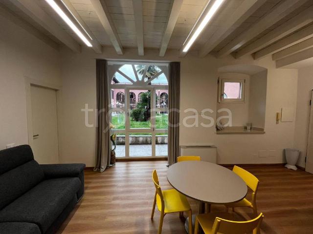 Appartamento in in affitto da privato a Padenghe sul Garda via Giuseppe Garibaldi, 20, box, da privato, ristrutturato TrovaCasa