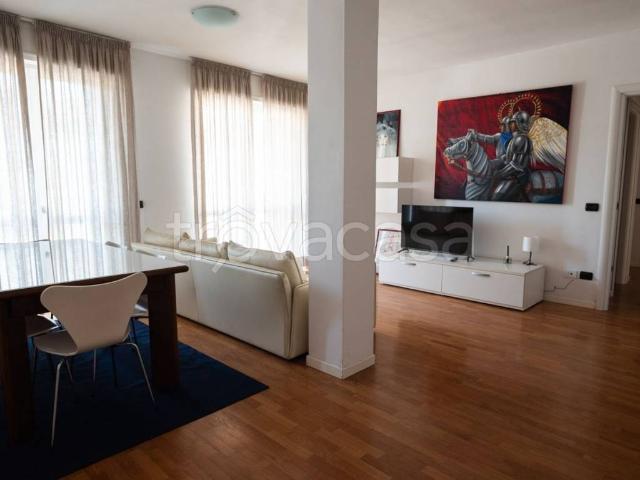 Appartamento in in affitto da privato a Padenghe sul Garda via Guglielmo Marconi, 24, terrazzo, da privato, ascensore TrovaCasa