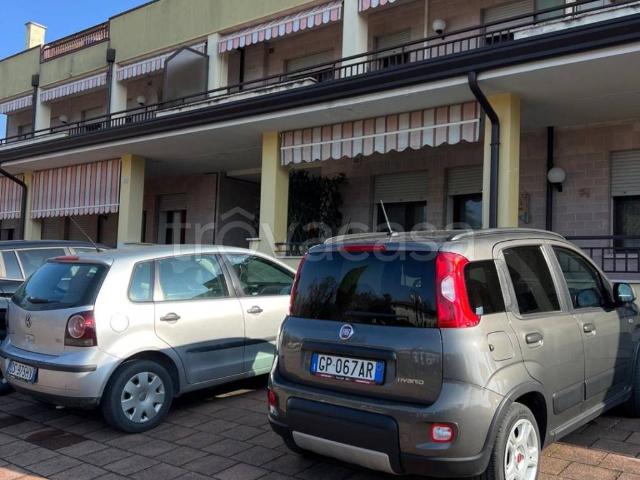 Appartamento in in affitto da privato a Pasiano di Pordenone via Pasiano di Sotto, 7, posto auto, box, da privato TrovaCasa