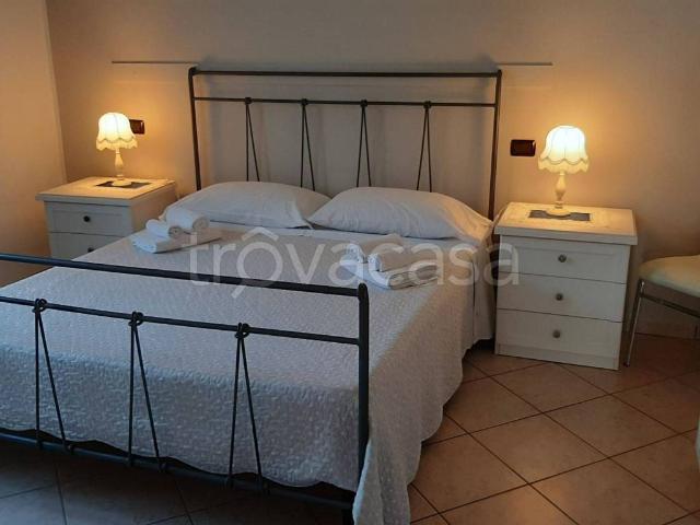 Appartamento in in affitto da privato a Peschiera del Garda via Andrea Mantegna, arredato, giardino, posto auto TrovaCasa