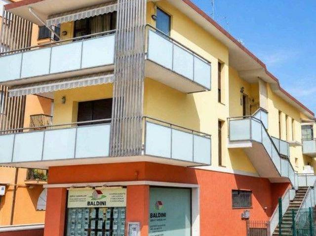 Appartamento in in affitto da privato a Pesaro via Giovanni Giolitti, 24, arredato, giardino, posto auto TrovaCasa