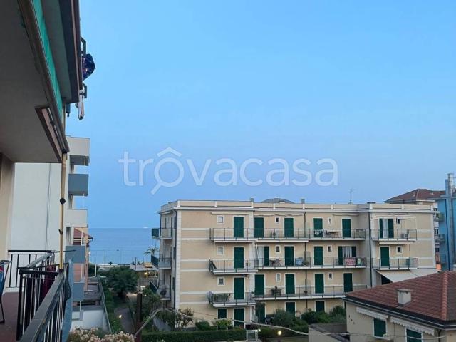 Appartamento in in affitto da privato a Pietra Ligure viale della Repubblica, 94, da privato, vista aperta, lavatrice TrovaCasa