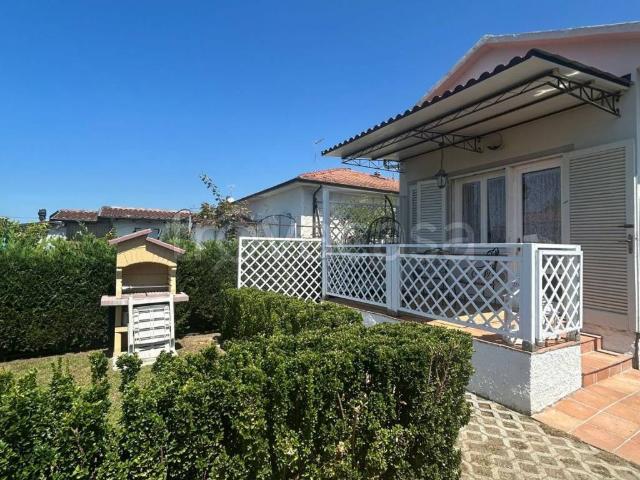 Appartamento in in affitto da privato a Pietrasanta via della Gora, 35, giardino, da privato, balcone TrovaCasa