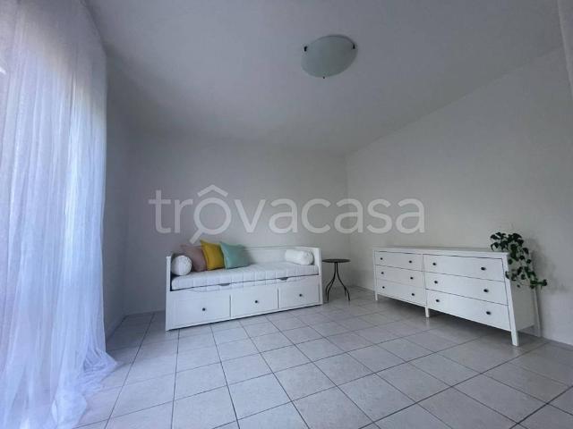 Appartamento in in affitto da privato a Prato via Benedetto Varchi, 22, arredato, giardino privato, da privato TrovaCasa