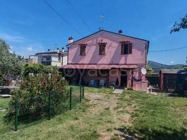 Appartamento in in affitto da privato a Prato via del Guado a Narnali, 9, arredato, giardino privato, da privato TrovaCasa