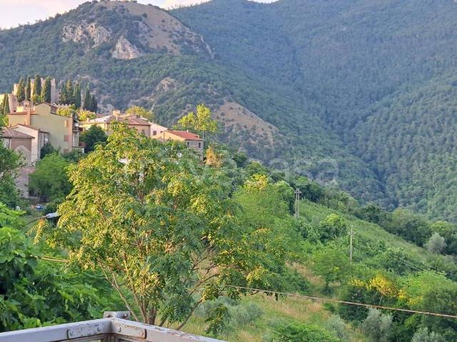 Appartamento in in affitto da privato a Rocca Sinibalda via Roma, 26, posto auto, da privato, balcone TrovaCasa