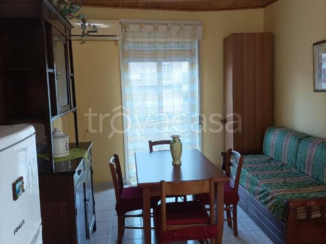 Appartamento in in affitto da privato a Roccalumera via Mazzullo, 12a, da privato, centrale TrovaCasa