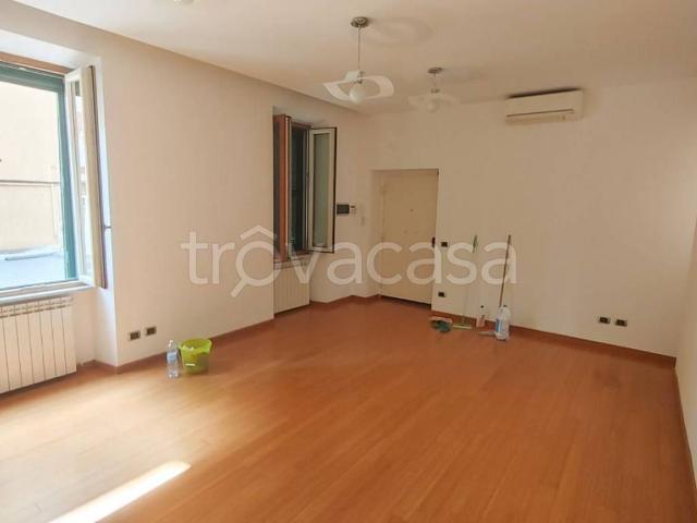Appartamento in in affitto da privato a Roma via Alba, arredato, box, terrazzo TrovaCasa