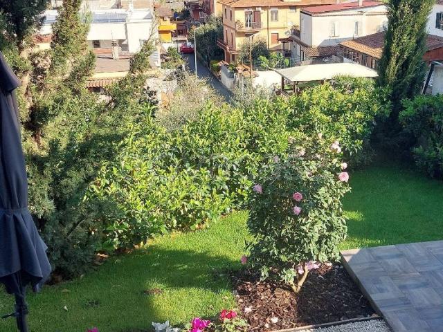 Appartamento in in affitto da privato a Roma via Avegno, 43, arredato, giardino, box TrovaCasa