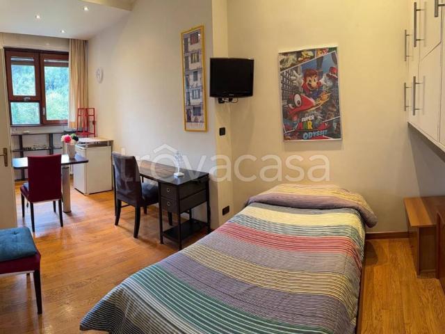 Appartamento in in affitto da privato a Roma via Giacinta Pezzana, 109, arredato, da privato, lavatrice TrovaCasa
