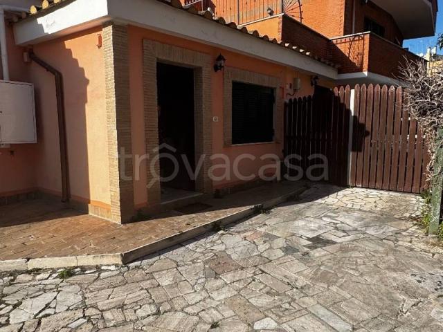 Appartamento in in affitto da privato a Roma via dei Brusati, 66, arredato, terrazzo, da privato TrovaCasa