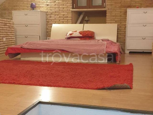 Appartamento in in affitto da privato a Roma via della Lungaretta, 1, arredato, da privato, ingresso indipendente TrovaCasa