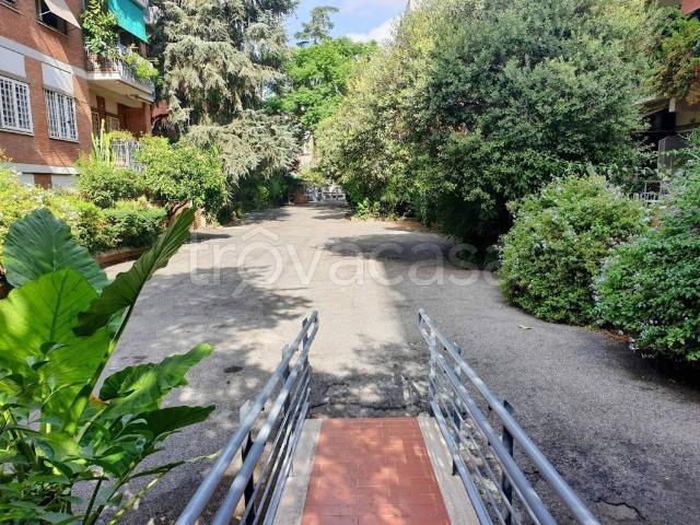 Appartamento in in affitto da privato a Roma via Luigi Ronzoni, 65, box, da privato, ascensore TrovaCasa
