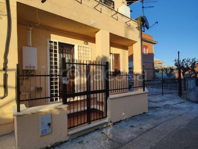 Appartamento in in affitto da privato a Roma via Macchia dell'Insugherata, arredato, posto auto, da privato TrovaCasa
