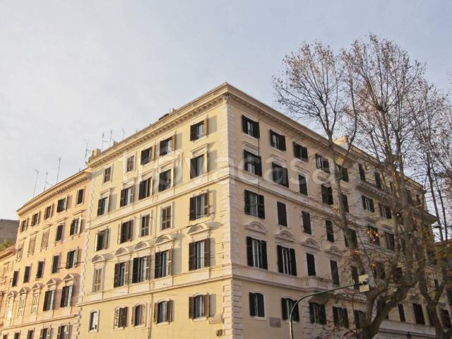 Appartamento in in affitto da privato a Roma via Merulana, 165, da privato, luminoso, doppi servizi TrovaCasa