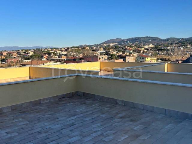 Appartamento in in affitto da privato a Roma via Placanica, 27, arredato, giardino, terrazzo TrovaCasa