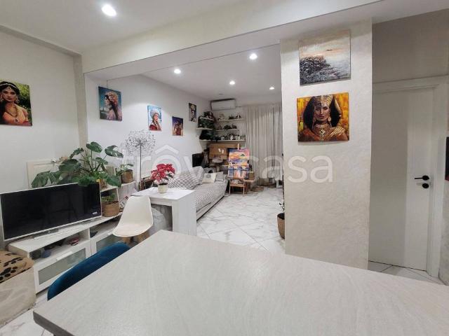 Appartamento in in affitto da privato a Roma via Rosa Govona, 12, arredato, giardino privato, da privato TrovaCasa