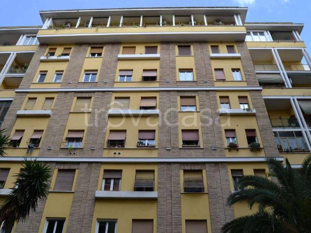 Appartamento in in affitto da privato a Roma via Rosa Raimondi Garibaldi, 119, arredato, da privato, ristrutturato TrovaCasa