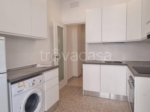 Appartamento in in affitto da privato a Roma via Raffaele Calzini, 14, da privato, ristrutturato, luminoso TrovaCasa