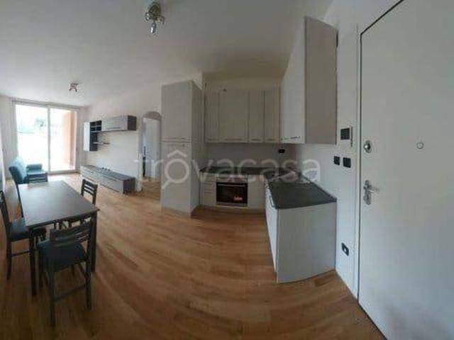 Appartamento in in affitto da privato a Roma via Riva Ligure, arredato, box, terrazzo TrovaCasa