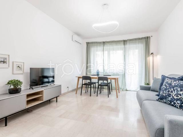 Appartamento in in affitto da privato a Roma via Ruggero Fiore, 38, da privato, balcone TrovaCasa