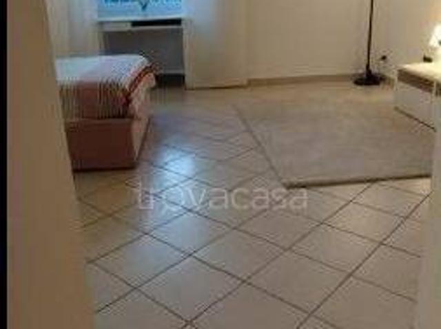 Appartamento in in affitto da privato a Roma via Vescia, 18, da privato, ristrutturato TrovaCasa