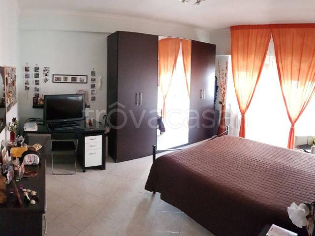 Appartamento in in affitto da privato a Roma via Vestricio Spurinna, 147, da privato, centrale, luminoso TrovaCasa