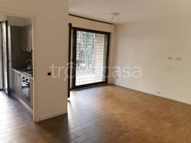 Appartamento in in affitto da privato a Roma viale degli Astri, 58, giardino, da privato, ristrutturato TrovaCasa